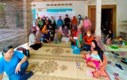 PKM UMY Beri Edukasi Program KB & Alat Kontrasepsi di Ngentak Bangunjiwo