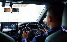 Simak, Ini Kunci Mudah dan Aman Menyalip Mobil Lain di Jalan Raya