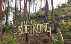 Menghitung Gugusan Karang di Puncak Sibutrong