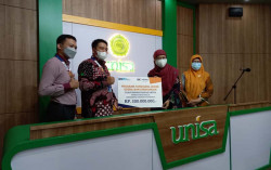 Askrindo Salurkan Bantuan sebagai Wujud Tanggung Jawab Sosial dan Lingkungan
