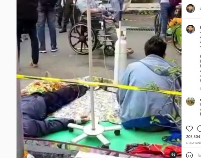 Viral Video Pasien Covid-19 Menumpuk Sampai Parkiran Rumah Sakit