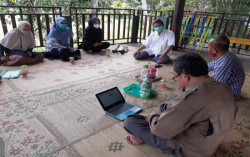 PKM UMY Dorong Kemandirian Listrik di Perpustakaan Jayari Serut