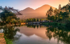 Melepas Lelah di Indahnya Danau Bedakah