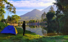 Menikmati Pesona Telaga Bedakah dari Tenda