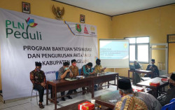 PLN Berikan Bantuan TJSL Pengurusan Akta Lahir