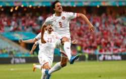 Thomas Delaney Jadi Pemain Terbaik Saat Denmark Taklukkan Cheska