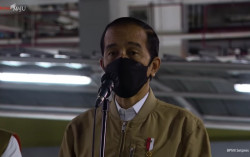 Rela Tangani Covid, Jokowi Berterima Kasih kepada Nakes dan Relawan