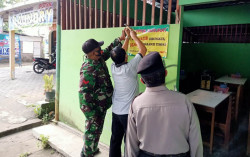 Puluhan Warung Makan di Sanden Dipasang Poster "Sanden Berani Sehat, Bukan Berani Mati"