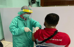 JNE Vaksinasi 7.500 Karyawan dan Masyarakat Umum 