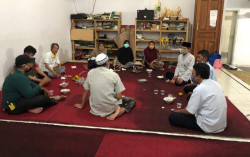 Dosen HI UMY Memberikan Pelatihan Penguatan Literasi Digital Bagi Pemuda Pemudi Namburan Kidul