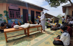 Banyak Pasien Covid-19 Meninggal saat Isoman di Rumah, Warga Desa di Bantul Dilatih Makamkan Jenazah