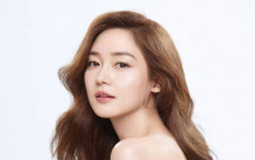 Yuri Fin.K.L's Mengandung Anak Kembar