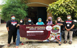 KKN UMY Kuatkan Branding Berdaya Saing dengan Basis Teknologi pada UMKM Produk Olahan Makanan Jenang "Dechia Kitchen" Bangunjiwo