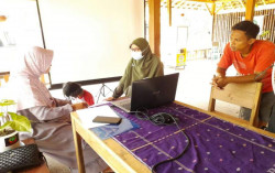 PKM UMY Dampingi Sertifikasi Halal dan Pengelolaan Keuangan bagi UMKM Al-Maidah Catering Jogja