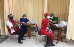 Vaksinasi Petugas SPBU & AMT untuk Keselamatan dan Kenyamanan Konsumen