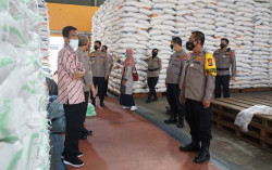 Beras Bansos Dipastikan dalam Kualitas Bagus dan Aman