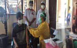 Kader PKS dan Warga Ngaglik Ikut Vaksinasi Covid-19