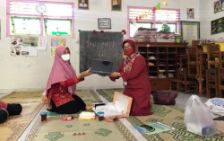 UMY Tingkatkan Kualitas Pendidikan melalui Komunitas Radio Edukasi di TK ABA Penggung