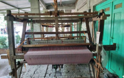 Tingkatkan Kualitas Produksi, Dosen UMY Bantu Pengembangan Alat Tenun Bukan Mesin UMKM Lurik Mulyo Cawas Klaten