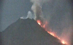 Merapi Bergejolak, Awan Panas Meluncur hingga 2,5 Kilometer