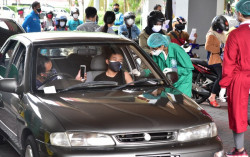 Tinjau Vaksinasi di UGM, Menkes: Keterlibatan Perguruan Sangat Diperlukan