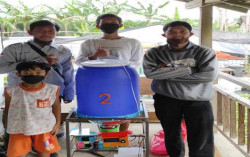 Dukung UMKM Petani Ikan di Masa Pandemi, KKN IT UMY 106 Luncurkan Alat Pemberi Pakan Ikan Otomatis