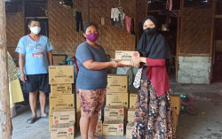 Koperasi Griya Jati Rasa Bantu Kebutuhan Warga yang sedang Isoman