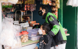 Gojek Bagikan Lagi Bantuan Belanja Sembako 25 Miliar untuk Mitra Driver Aktif di Seluruh Indonesia