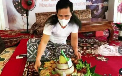 Dapat Tumpeng Nasi Kuning dari Pendeta, Gus Miftah: Makan Nggak? Ya Makanlah...