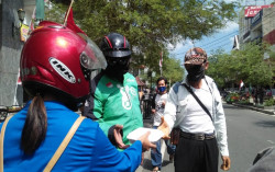 Serentak, Mahasiswa dari Jakarta hingga Jogja Bagikan Bantuan ke Terdampak Pandemi