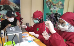 Ribuan Pelaku Wisata dan Ekonomi Kreatif DIY Disuntik Vaksin Covid-19