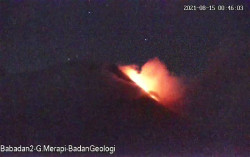 Mengarah ke Barat Daya, Guguran Lava Merapi Meluncur 10 Kali