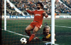 Legenda Sepak Bola Eropa Gerd Muller Meninggal Dunia