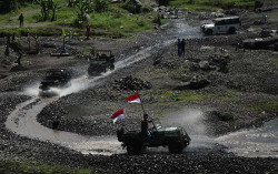 HUT ke-76 RI: Ini Foto-Foto Pengibaran Bendera Merah Putih di Berbagai Daerah