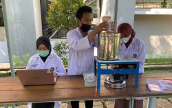 Bantu Kelola Kualitas Madu dengan Alat Ekstraksi