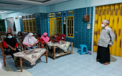 Padamu Negeri Guru Berbakti, Bagimu Negeri Guru Berbagi
