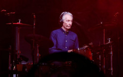 Drummer Rolling Stones Charlie Watts Meninggal Dunia