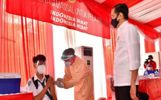 LaporCovid Harap Jokowi Menolak Vaksin Booster di Kalangan Pejabat