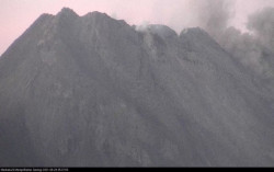 Pagi Ini, Merapi Muntahkan Awan Panas Sejauh 2 Kilometer