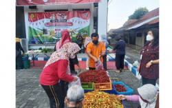 Laksanakan Perintah Ganjar, ASN Pemprov Langsung Borong 1,1 Ton Cabai