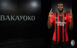 Milan Resmikan Kedatangan Bakayoko dari Chelsea