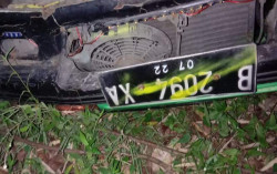 Mesin Mati di Tanjakan Barat Sungai Boyong Pakem, Mobil Terbalik