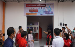 PLN Salurkan Bantuan TJSL Berupa Pembuatan Sumur dan Pengolah Air Minum