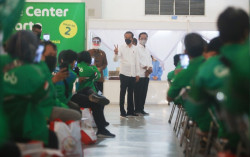 Presiden Pantau Pusat Vaksinasi Ramah Disabilitas di Grab Vaccine Center