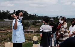 Datangi Lereng Merapi, Sultan Minta Tambang Pasir Ilegal Ditutup