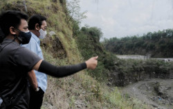 Petani Minta Sultan Tutup Penambangan Ilegal di Lereng Merapi