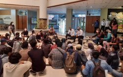 Desak Keringanan UKT, Puluhan Mahasiswa UPNVY Datangi Rektorat