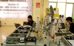 SMK-SMTI Yogyakarta Gelar Lomba Otomasi