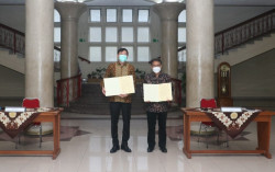 Gandeng Industri, UGM Manfaatkan EBT Lewat Panel Surya
