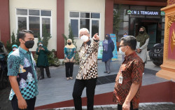 Temukan Pelanggaran Saat Sidak di SMKN 1 Tengaran, Ganjar: Perbaiki Sekarang atau Kembali Daring!